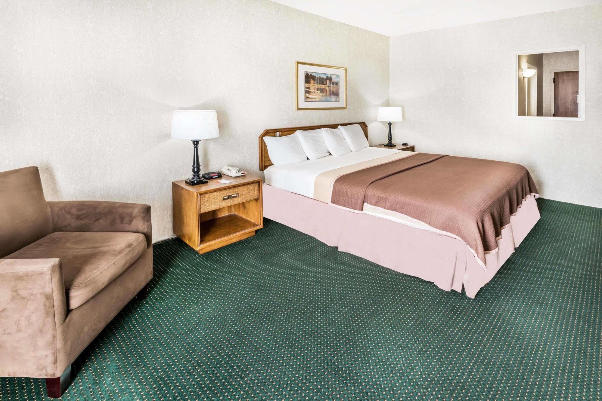 Howard Johnson By Wyndham Milford/New Haven Экстерьер фото